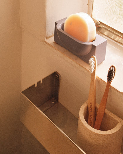 Alkaline The Block vertical resin soap holder – Blueberry – side profile
