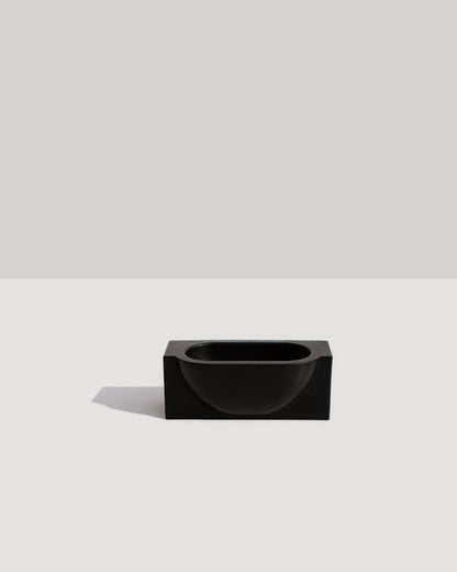 Alkaline The Block vertical resin soap holder – Black