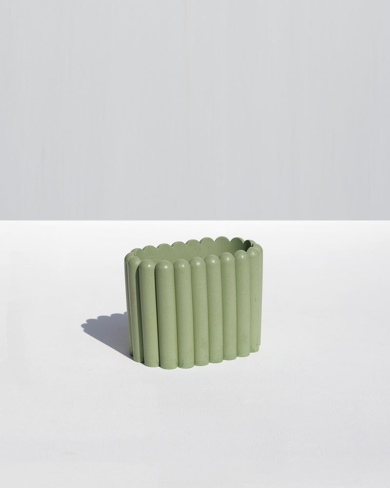 Alkaline minimalist dual ribbed resin toothbrush holder – Laurel Green