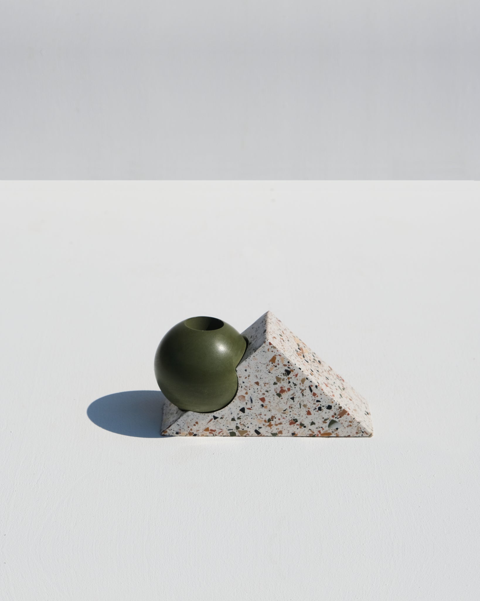 Equilibrium candle holder, neutral terrazzo style