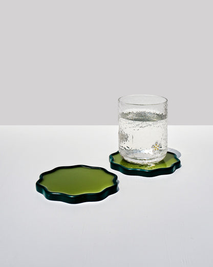 Alkaline Wavy colourful resin drink coaster – Avocado – matte base glossy top detail
