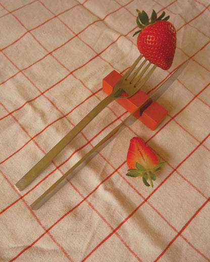 Alkaline minimalist resin cutlery rest – Terracotta – top view