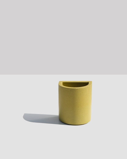 Alkaline The Arc minimalist resin holder – Muted Lime