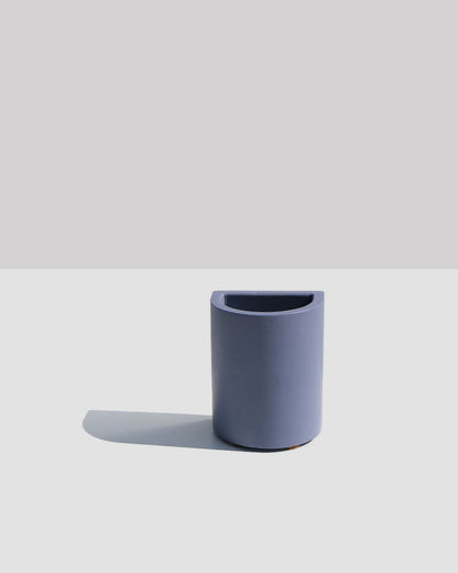 Alkaline The Arc minimalist resin holder – Blueberry