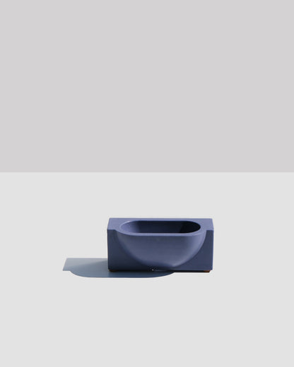 Alkaline The Block vertical resin soap holder – Blueberry – side profile
