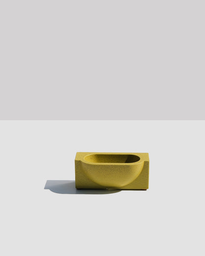Alkaline The Block vertical resin soap holder – Muted Lime