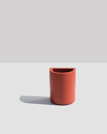 Alkaline The Arc minimalist resin holder – Terracotta – solo top view