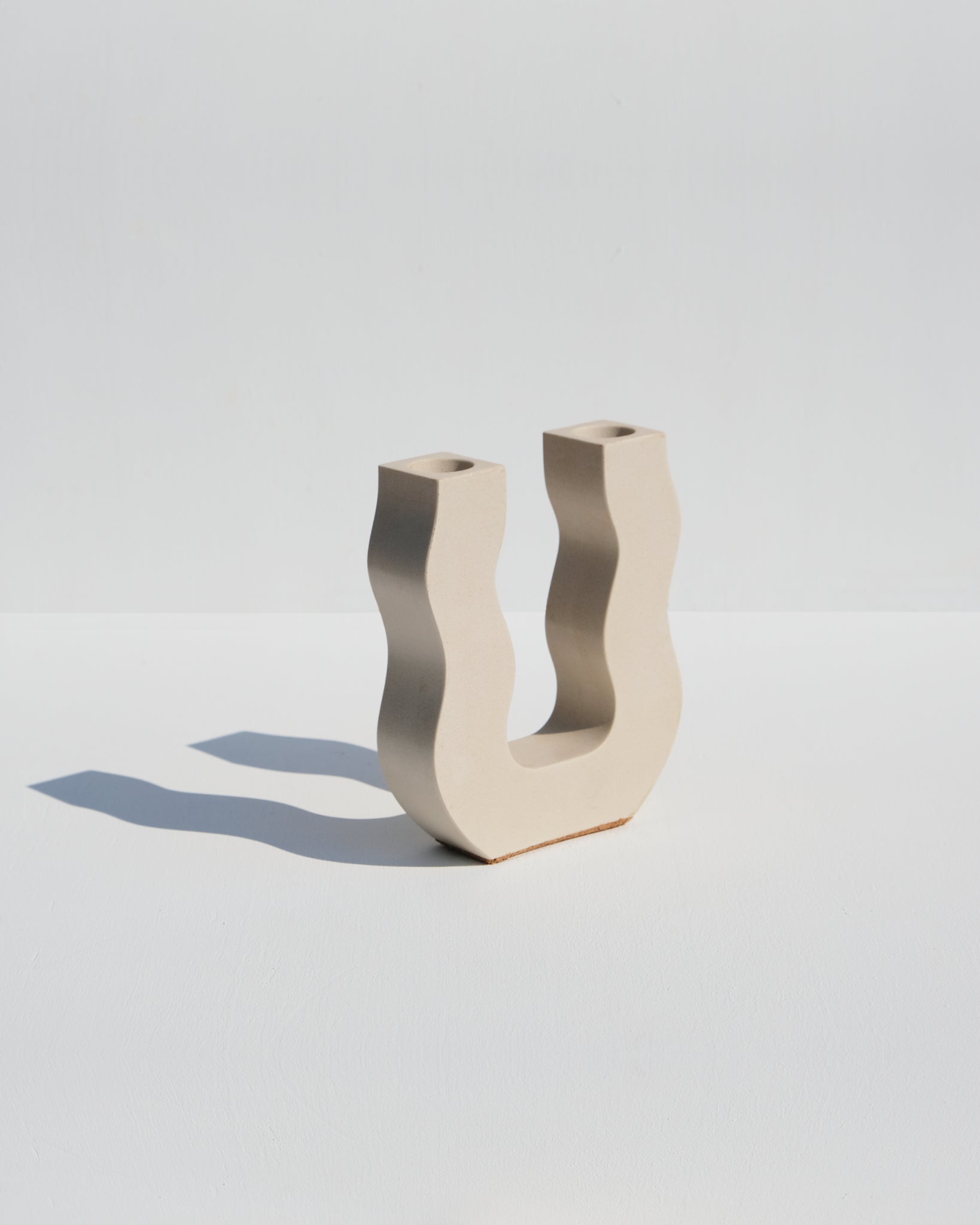 Wavy U-Shaped Candle Holder, nude