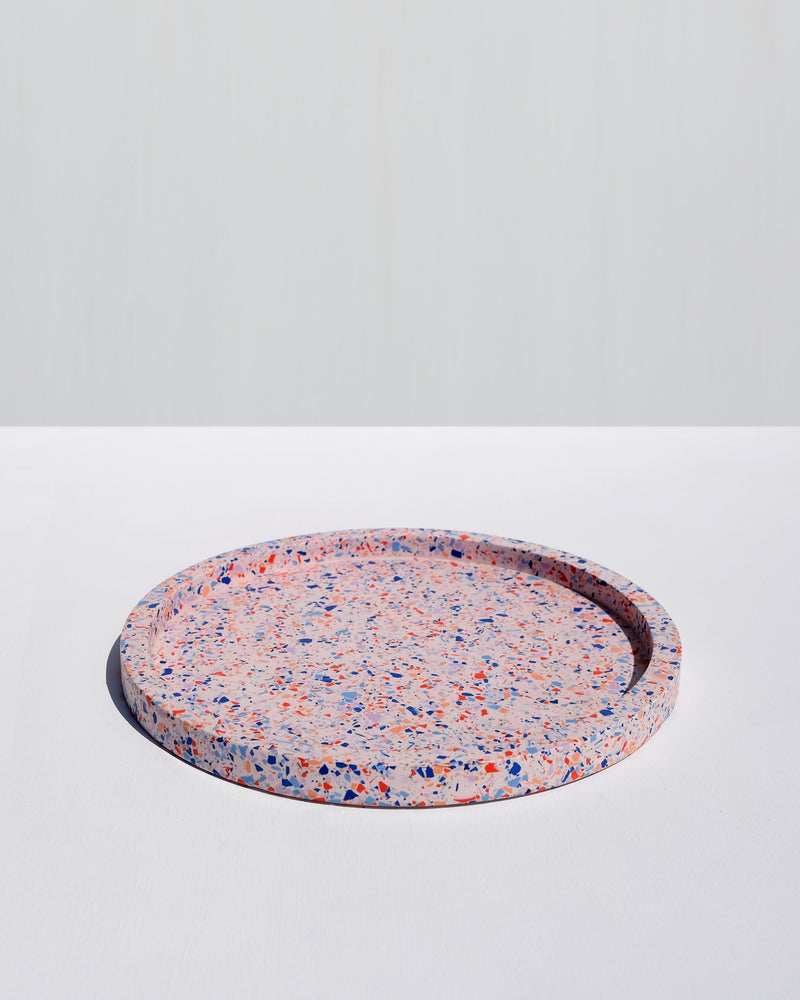 Alkaline extra large round terrazzo resin tray – Confetti