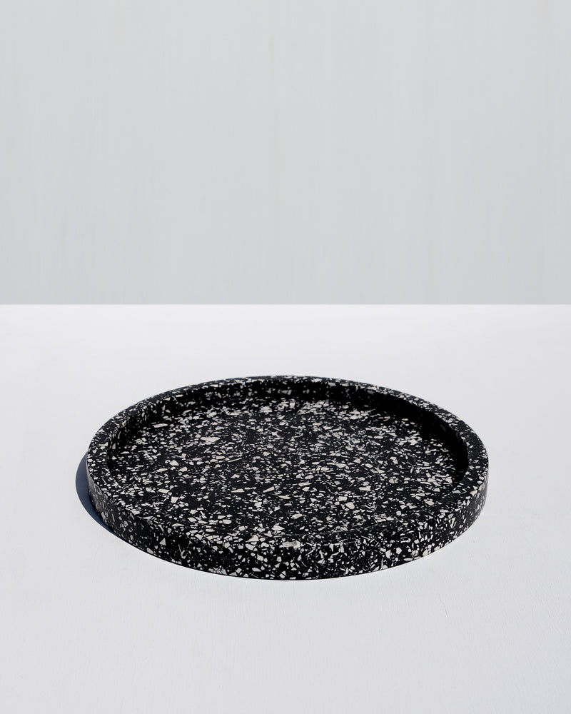 Alkaline extra large round terrazzo resin tray – Black