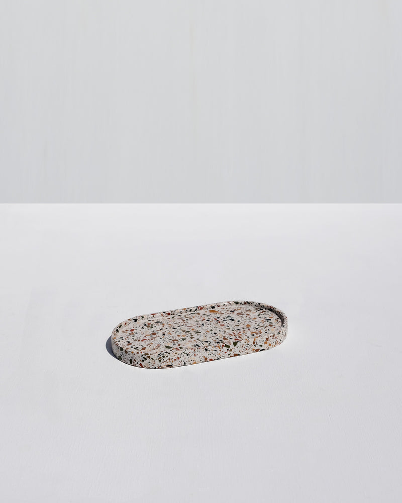 Alkaline oval terrazzo resin tray – Neutral