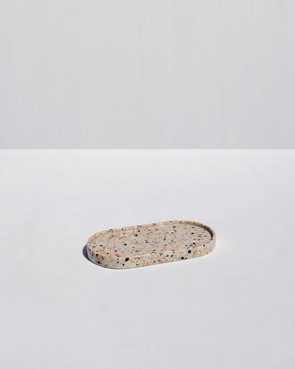 Alkaline oval terrazzo resin tray – Nude