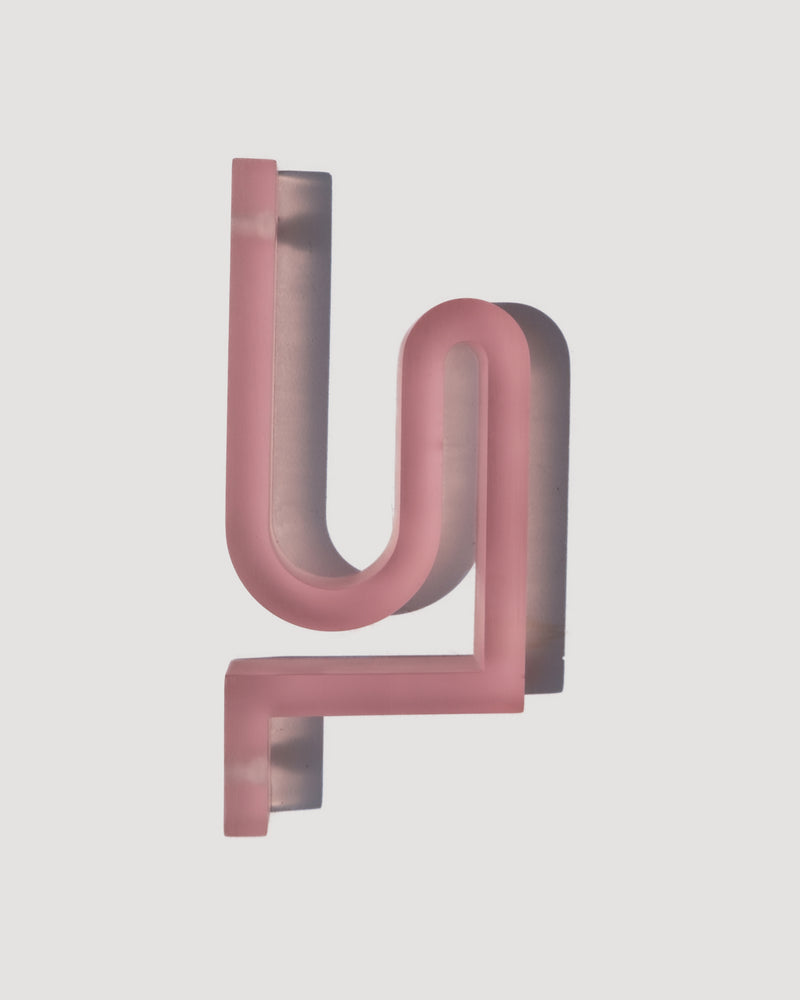 Alkaline Traces frosted resin wall hook – Pink